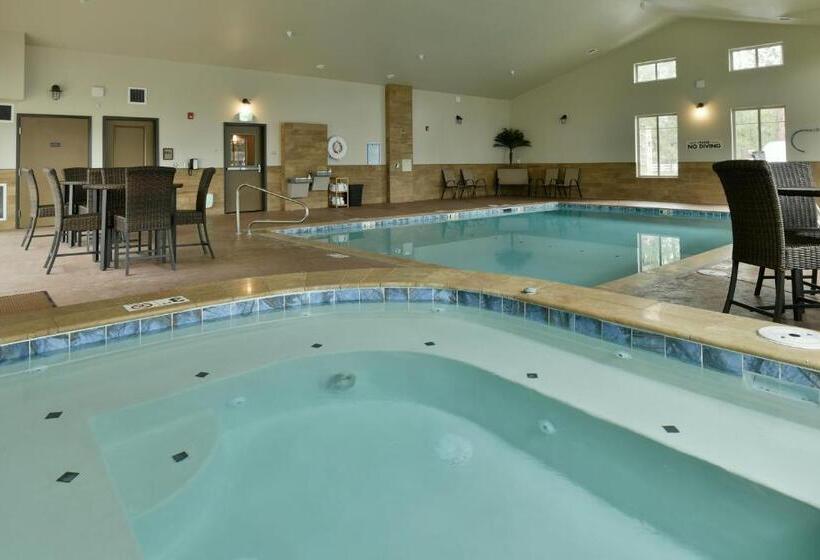 Grandstay Hotel & Suites