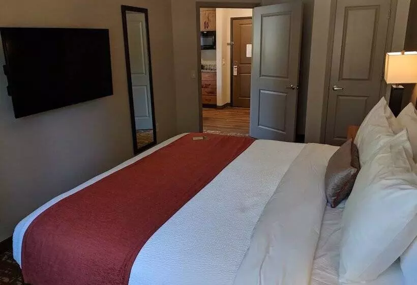 Grandstay Hotel & Suites