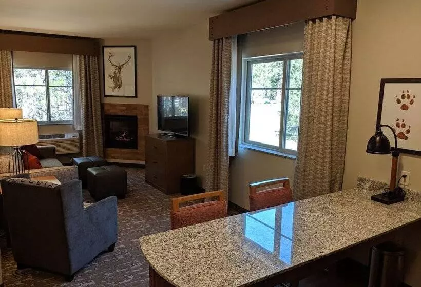 Grandstay Hotel & Suites