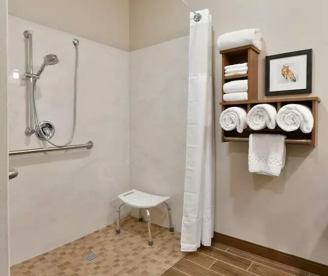 Grandstay Hotel & Suites