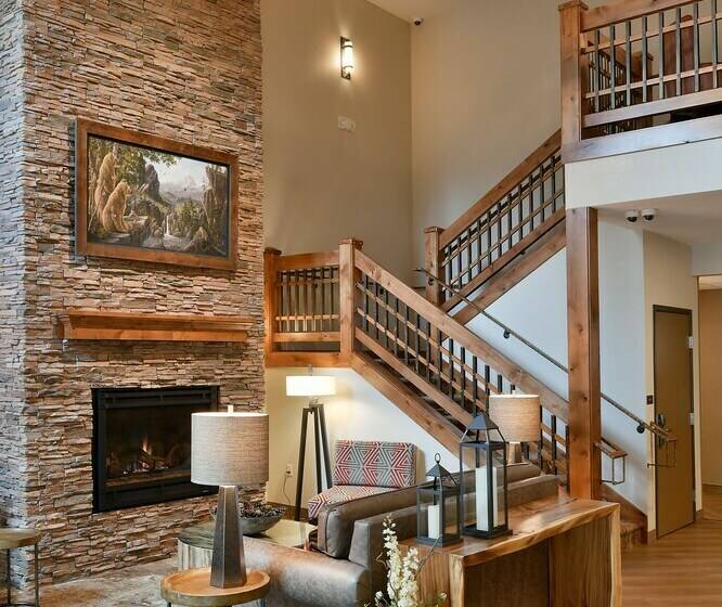 Grandstay Hotel & Suites