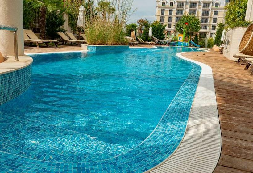 ホテル Menada Harmony Suites X