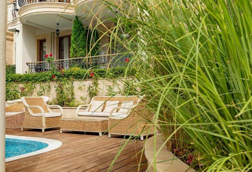 ホテル Menada Harmony Suites X