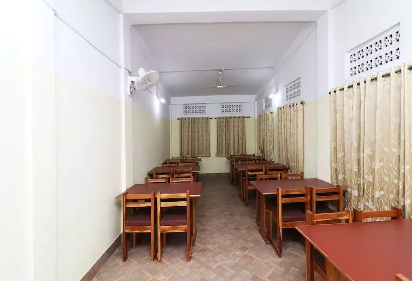 ホテル Oyo 41968  Bravo