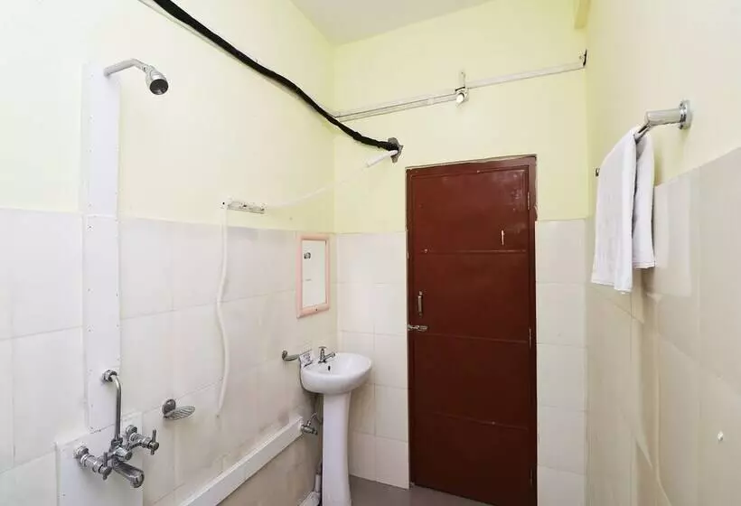 ホテル Oyo 41968  Bravo