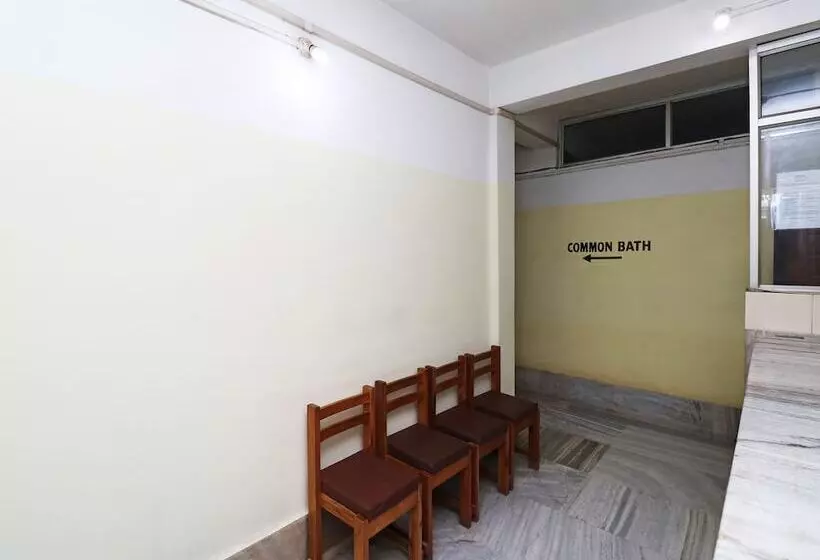 ホテル Oyo 41968  Bravo