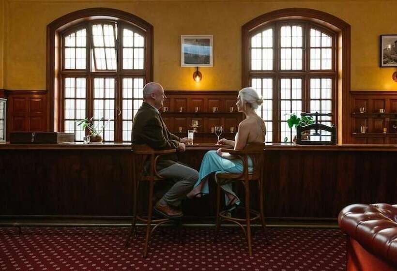 Отель Rand Club Suites