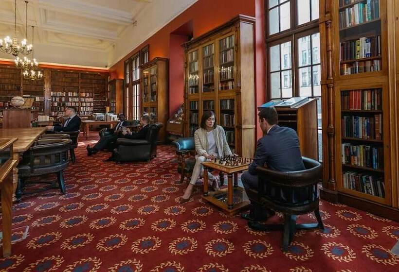 Отель Rand Club Suites