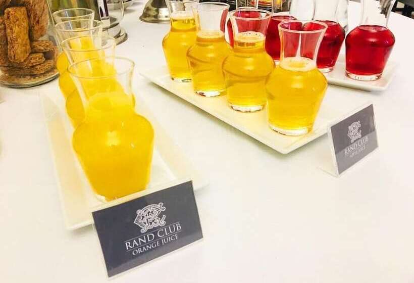Отель Rand Club Suites