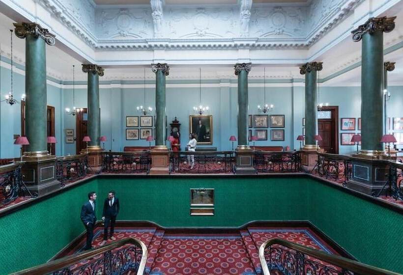 Отель Rand Club Suites