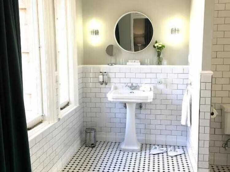 Отель Rand Club Suites