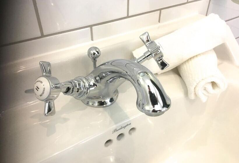 Отель Rand Club Suites