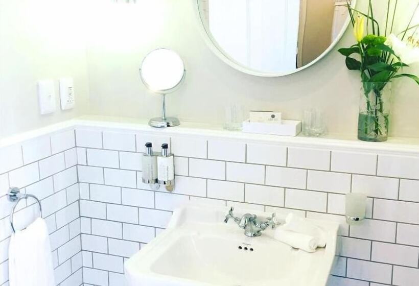 Отель Rand Club Suites