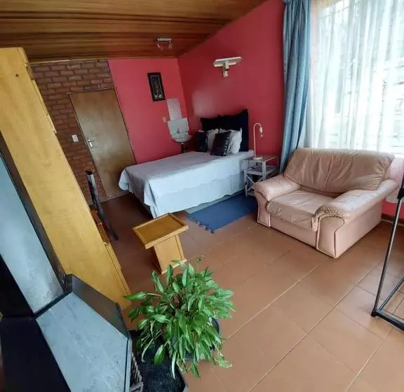 پانسیون Lion Rock View Guesthouse