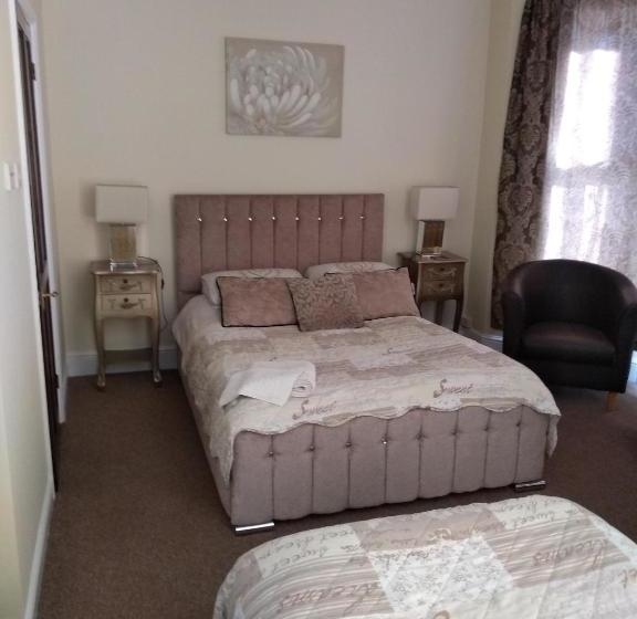 بنسيون Marllew