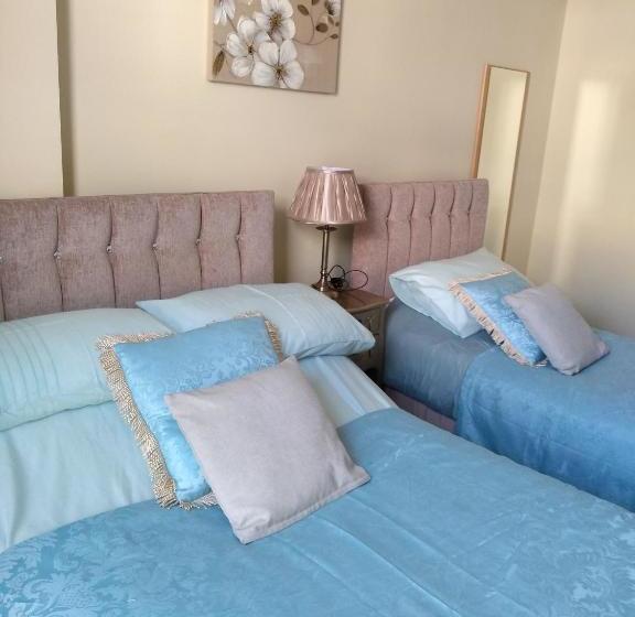 بنسيون Marllew