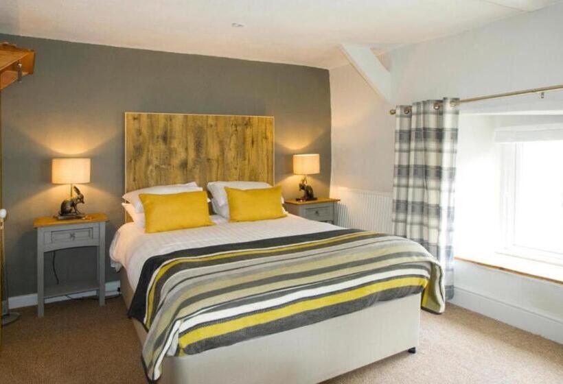 הוסטל Hunters Lodge Inn