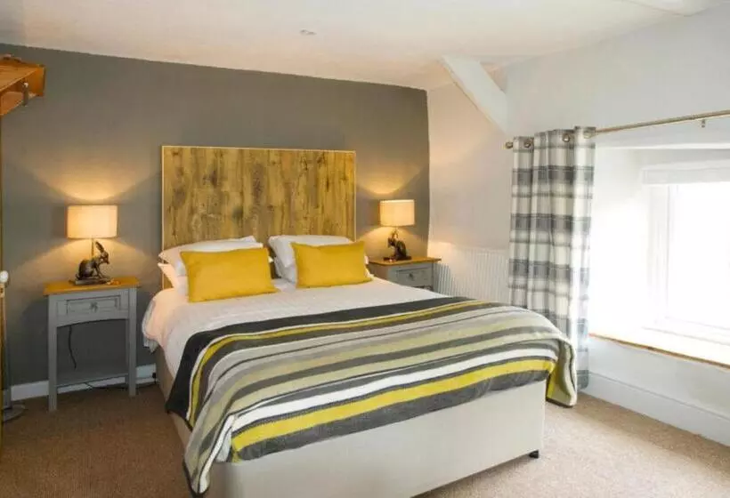 هاستل Hunters Lodge Inn
