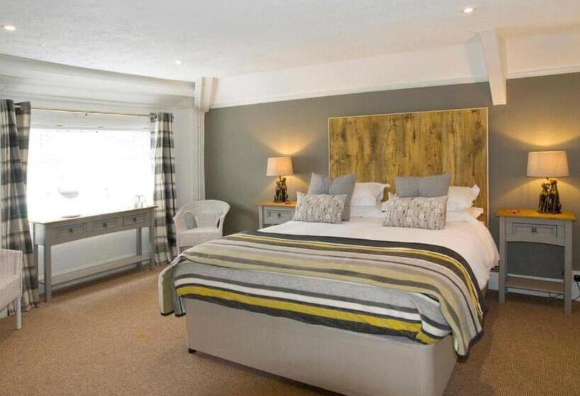 הוסטל Hunters Lodge Inn