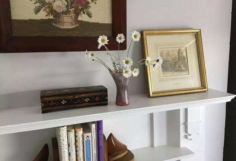 Aamiaismajoitus (B&B) Anne’s House