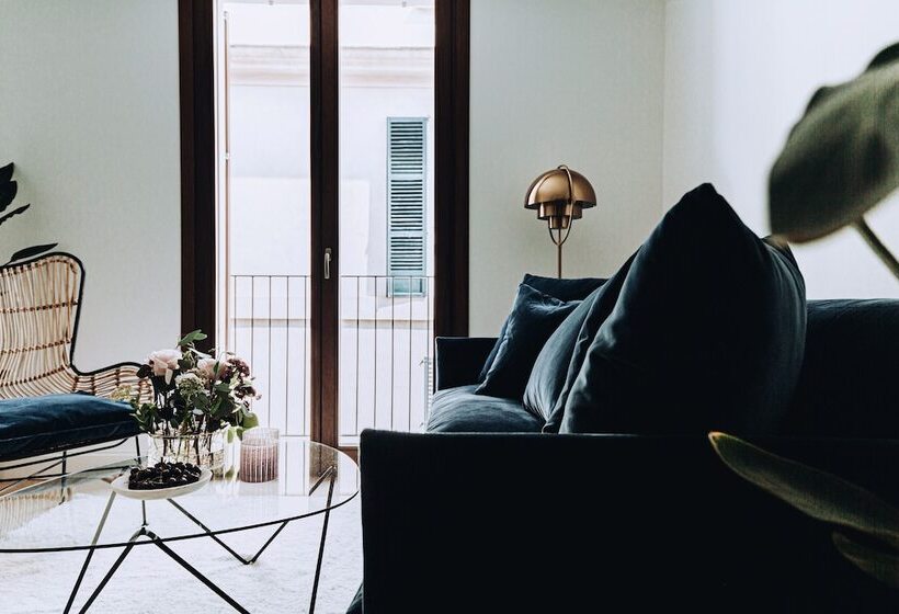 Отель Ocho Suites & Kitchen