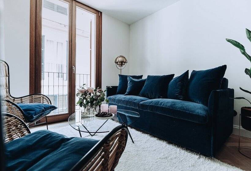 Отель Ocho Suites & Kitchen