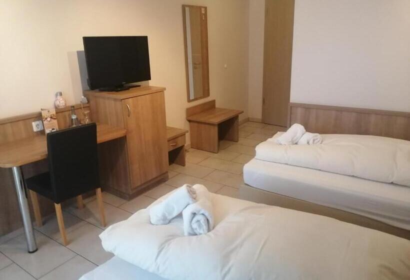 فندق Restaurant Zum Bäumle