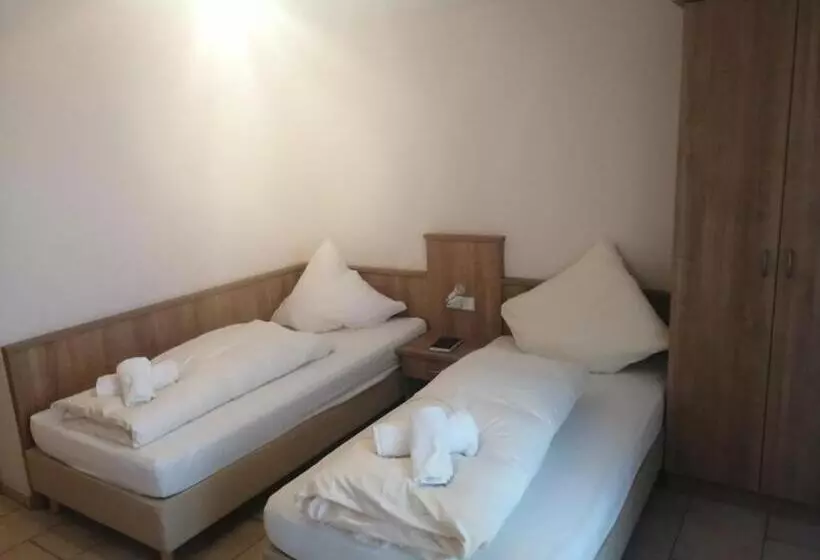 ホテル Restaurant Zum Bäumle