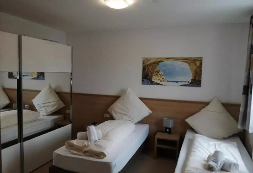 ホテル Restaurant Zum Bäumle