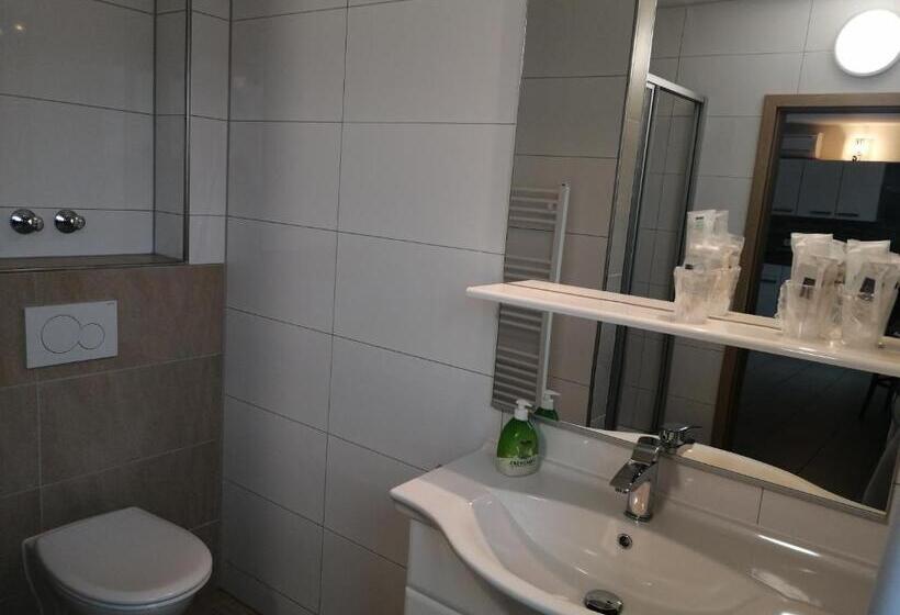 فندق Restaurant Zum Bäumle