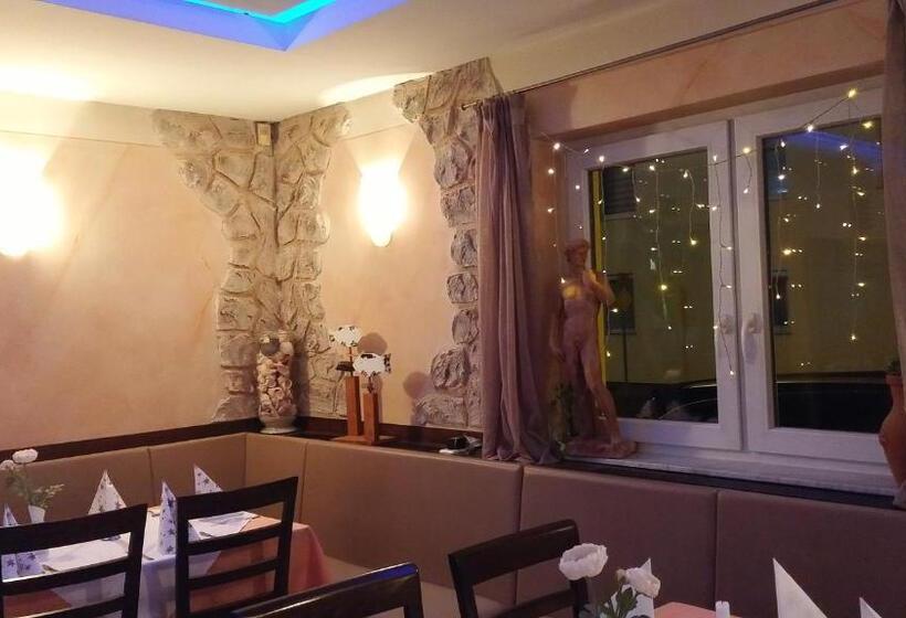 فندق Restaurant Zum Bäumle