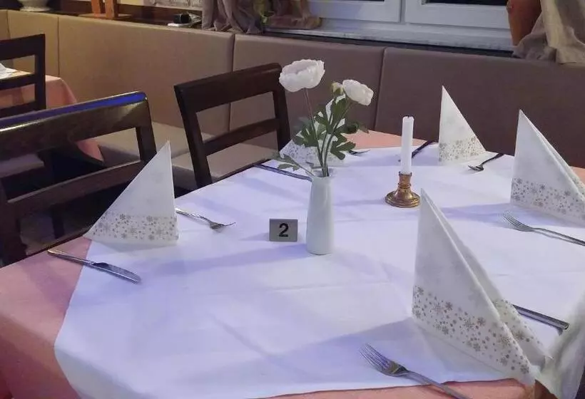 ホテル Restaurant Zum Bäumle