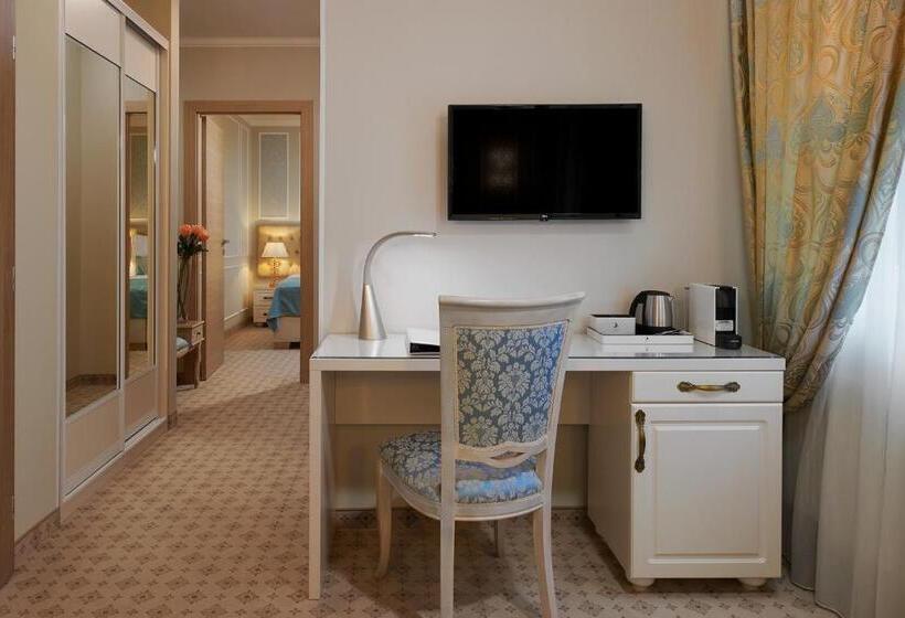 Отель Honour And Grace