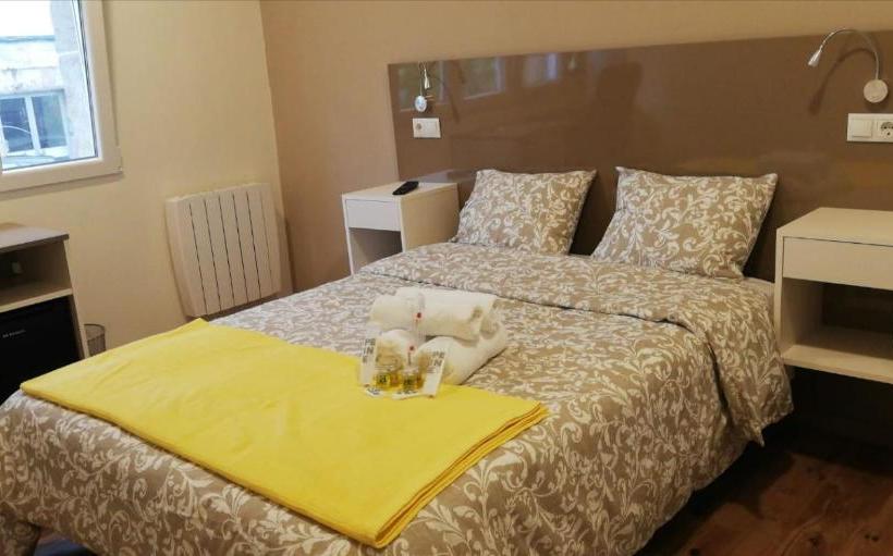 تختخواب و صبحانه Residencia Compostela 2