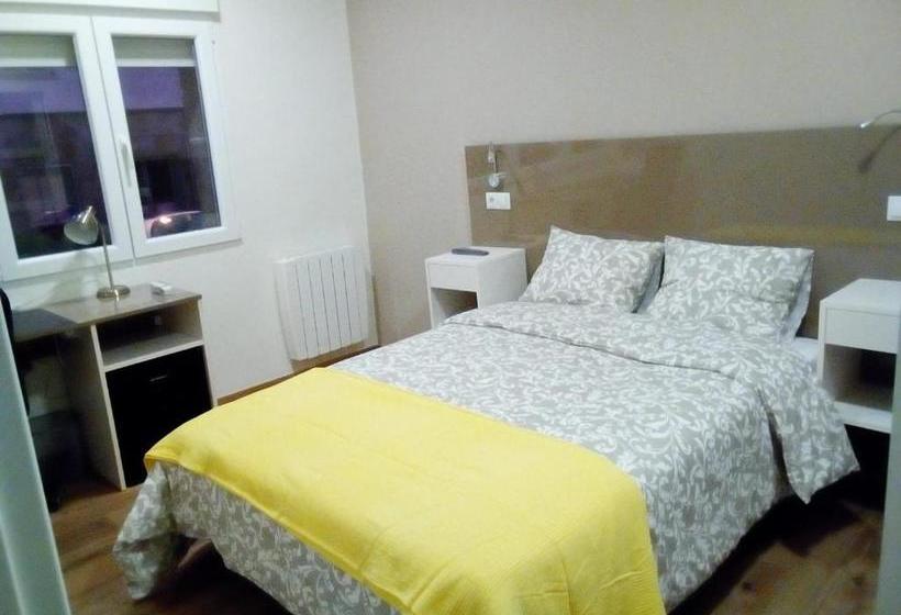 تختخواب و صبحانه Residencia Compostela 2