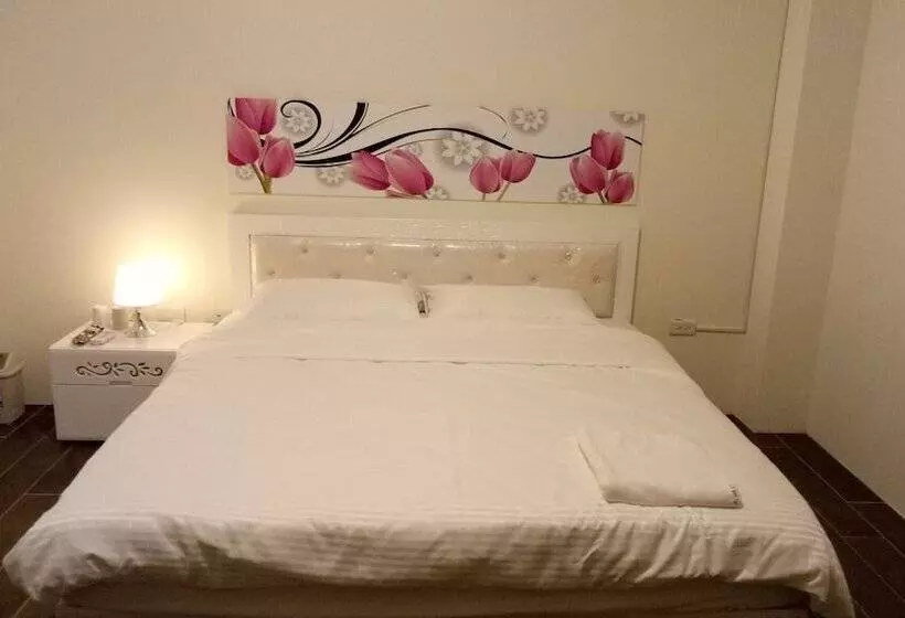 تختخواب و صبحانه Yuanshan Dahu Homestay