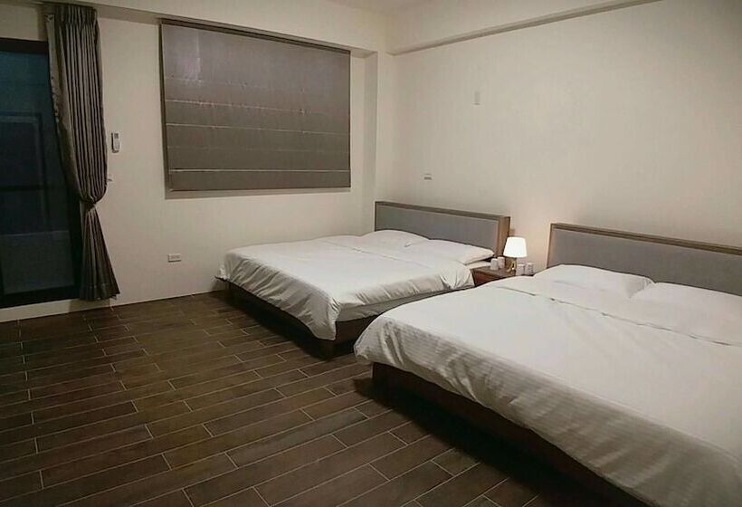 تختخواب و صبحانه Yuanshan Dahu Homestay