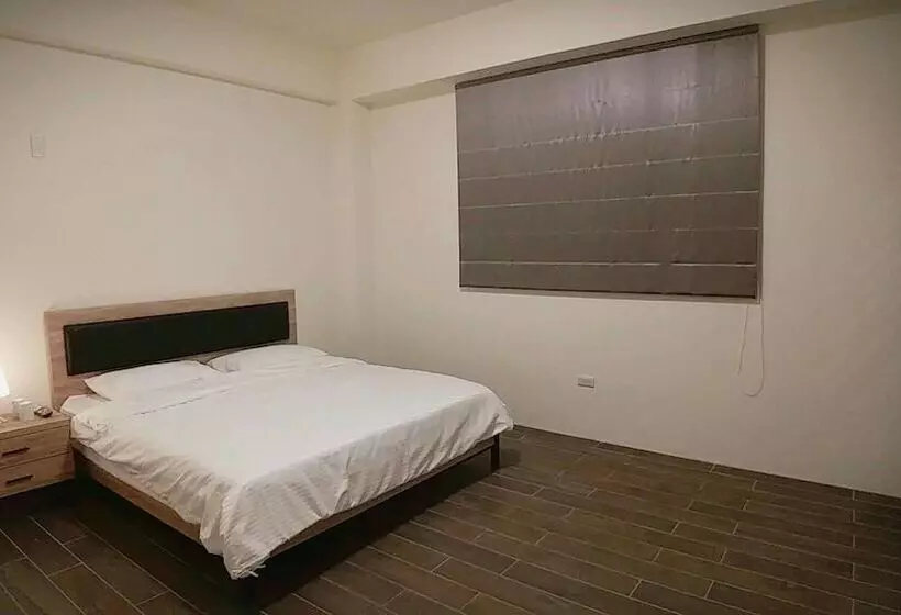تختخواب و صبحانه Yuanshan Dahu Homestay