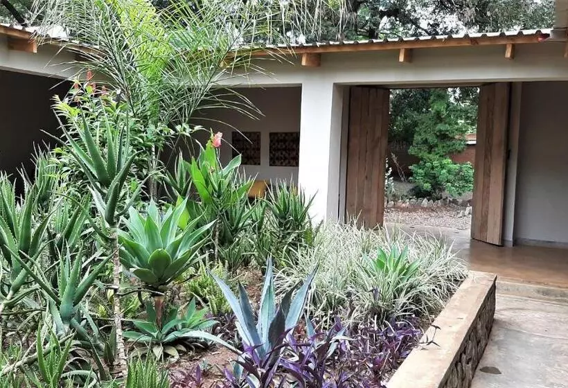 هتل Mitengo House