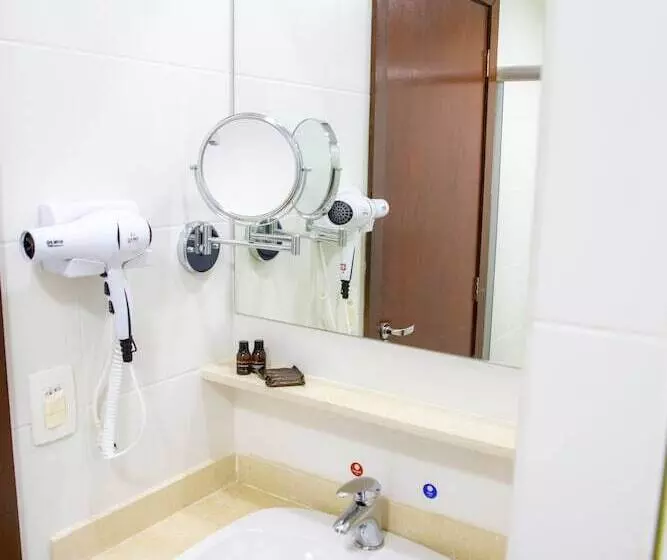 House Inn Hotel   Anashopping