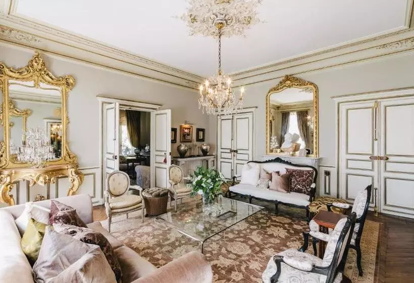 ベッドアンドブレックファースト Château La Creuzette