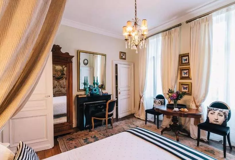 ベッドアンドブレックファースト Château La Creuzette