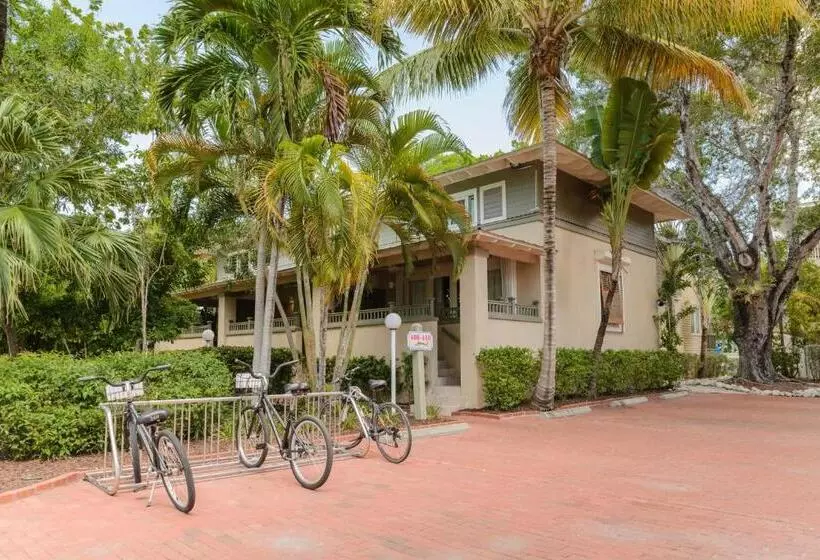 Coconut Mallory Resort And Marina