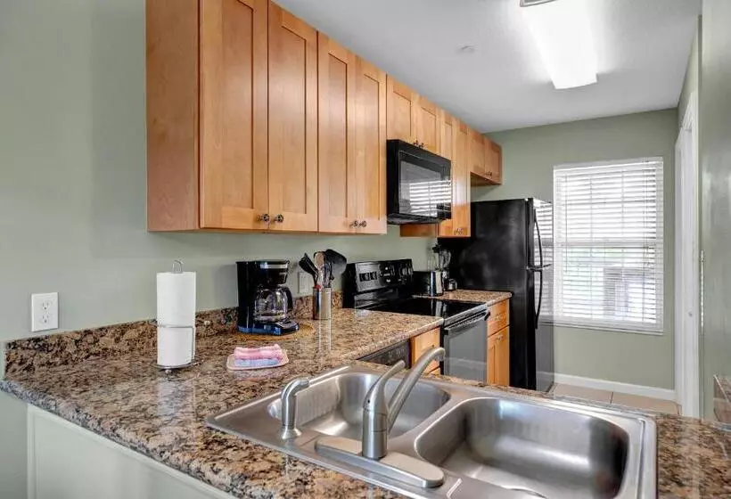 Coconut Mallory Resort And Marina