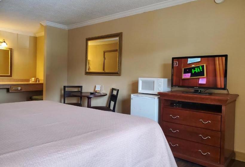 Colonial House Motel