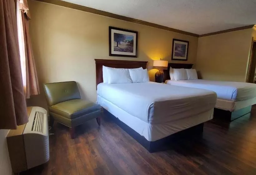 Colonial House Motel