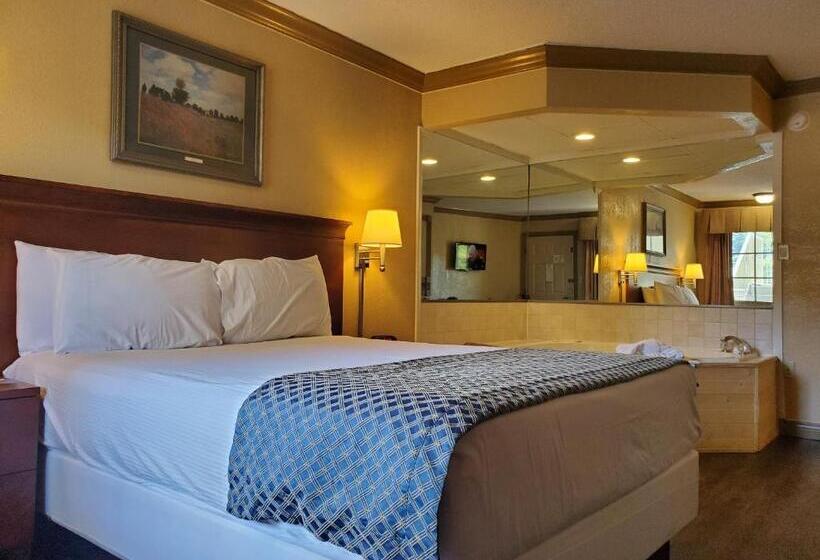 Colonial House Motel