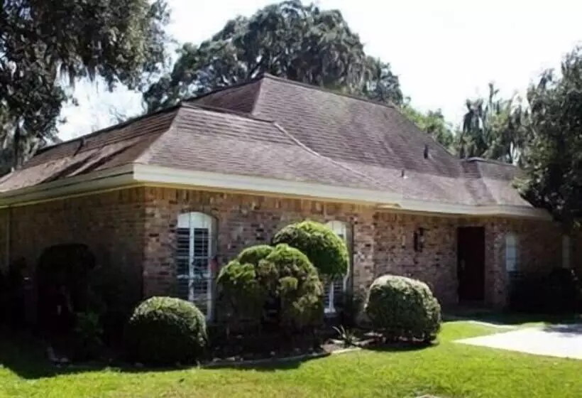 Columbia Lakes Resort Cottages