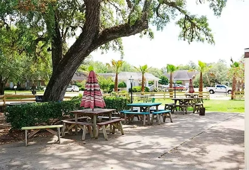 Columbia Lakes Resort Cottages