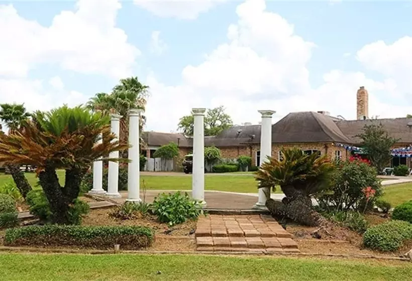 Columbia Lakes Resort Cottages